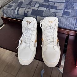 Size 10.5  Giuseppe zanotti