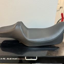 Harley-Davidson/ Drag Specialties Predator 3 Extended Reach Seat. 
