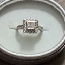 14 k Diamond Ring Set in white Gold Size 4.5