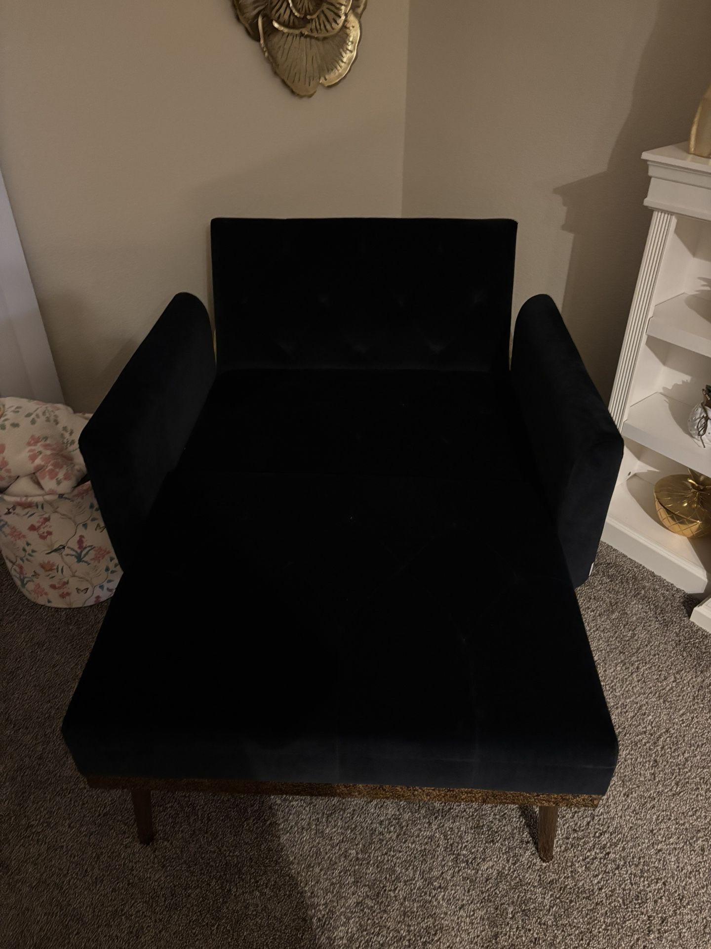 Black Reclinable Chair/couch