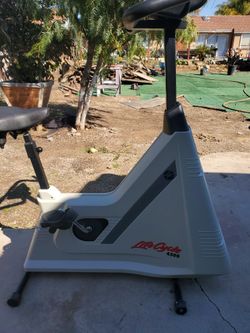 Life Fitness Lifecycle 4500 Upright Bike 