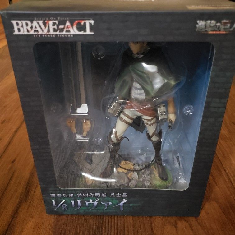 Attack On Titan Levi Collectible Statue