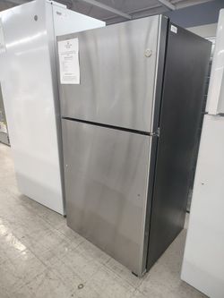 $719(MSRP$1299, Save$580)GE Top Freezer Refrigerator With Dual Controls and Adjustable Freezer Shelf
