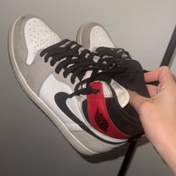 Jordan 1 light smoke grey 8