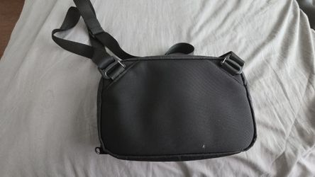 Alpaka Sling Bag (Black)