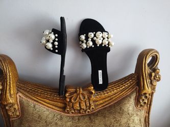 Slippers Size 9