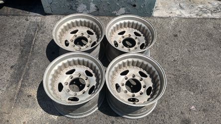 Centerline 16.5x9.75 Inch Aluminum wheels 8x170mm Fits Ford F250, F350, And excursion from 1997 And newer