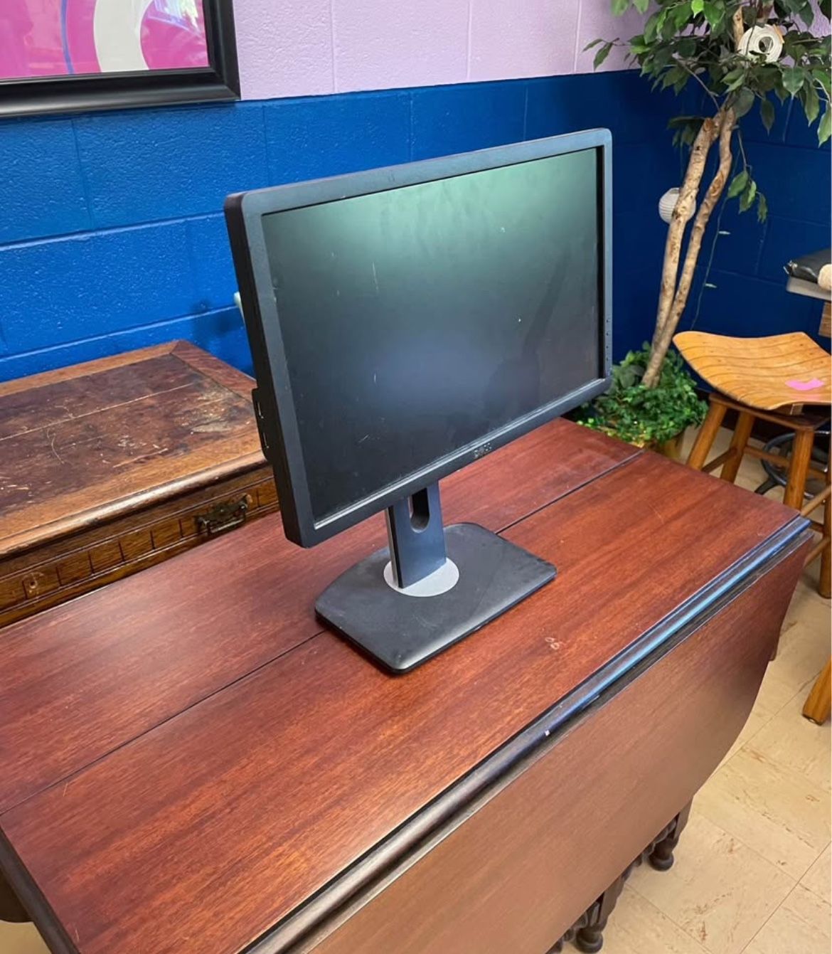 19 Inch Dell Monitor