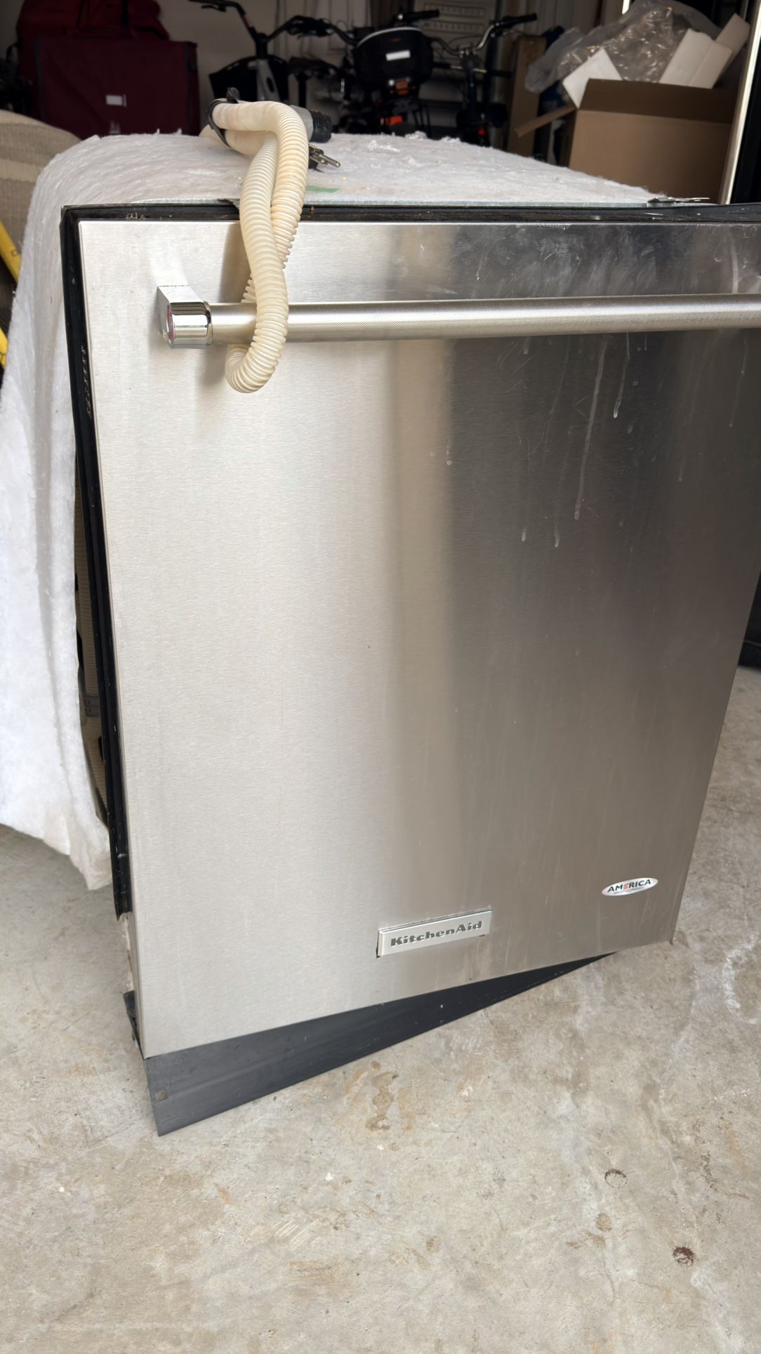 Kitchen aid stainless Dishwasher In Working Order