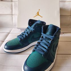 Air Jordan 1 Mid Shoes Women Size 8