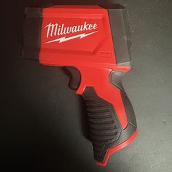 2278-20 Milwaukee M12 Temperature Gun