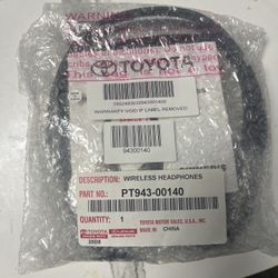 NEW  Genuine Toyota Fold Flat, Black Infrared Wireless Headphones