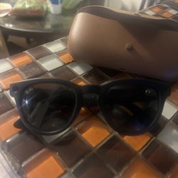 Raybans Meta AI Sunglasses 