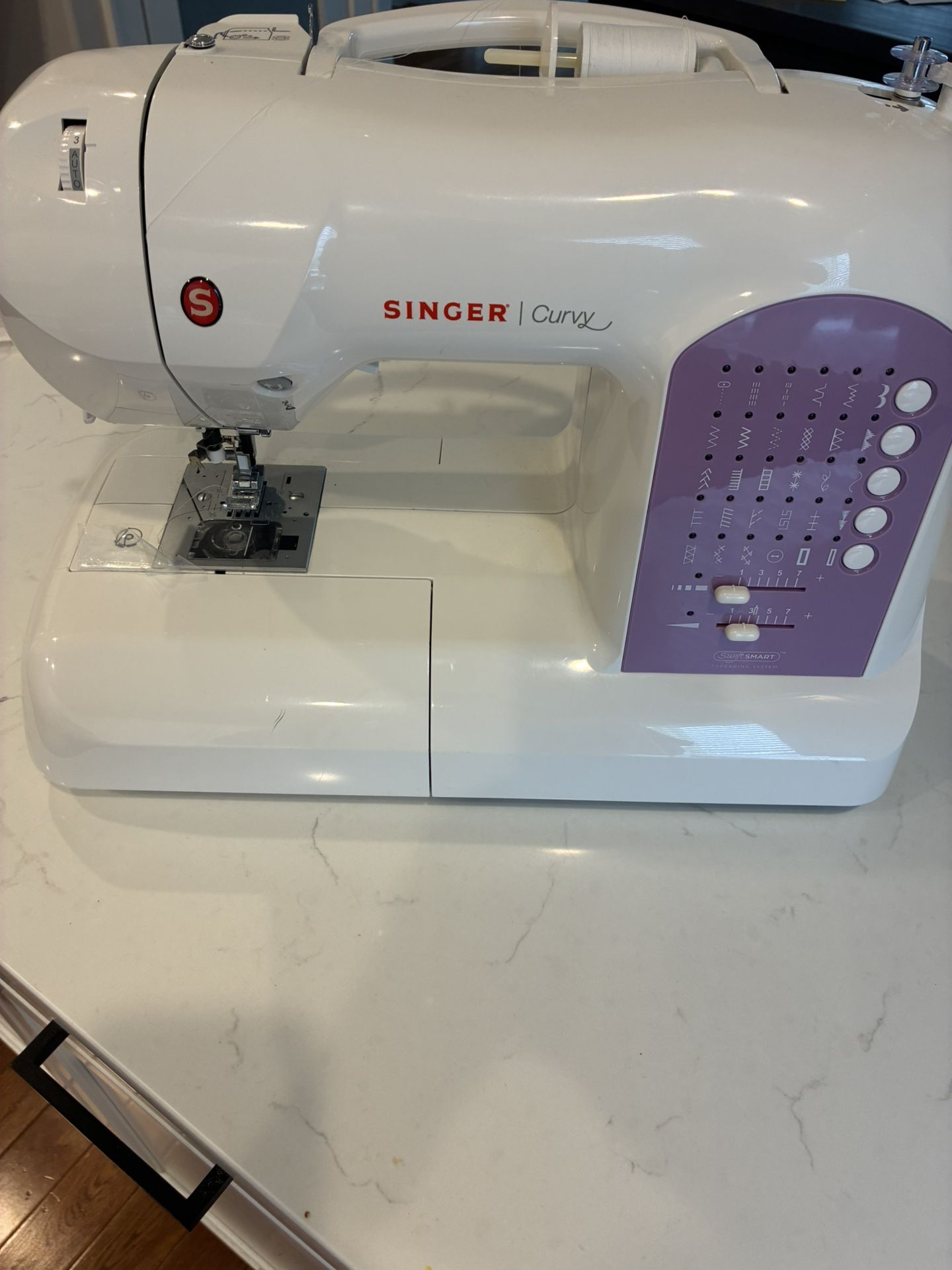 Singer Curvy Sewing Machine