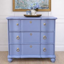 Beautiful Accent Chest/Sideboard 