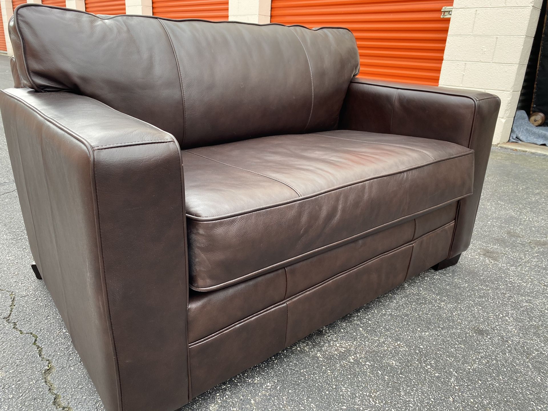 Havertys leather pull out huge chair