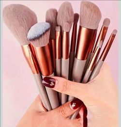 Makeup Brush Set Soft Synthetic Bristles Gray Handles Rose Gold Ferrules