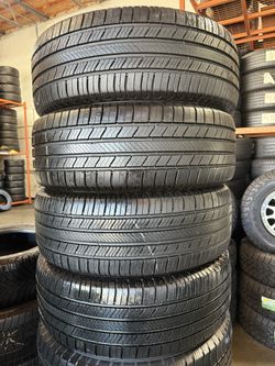235/55/19 Michelin Defender 2