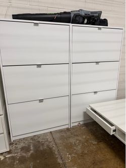 Shoe cabinet
