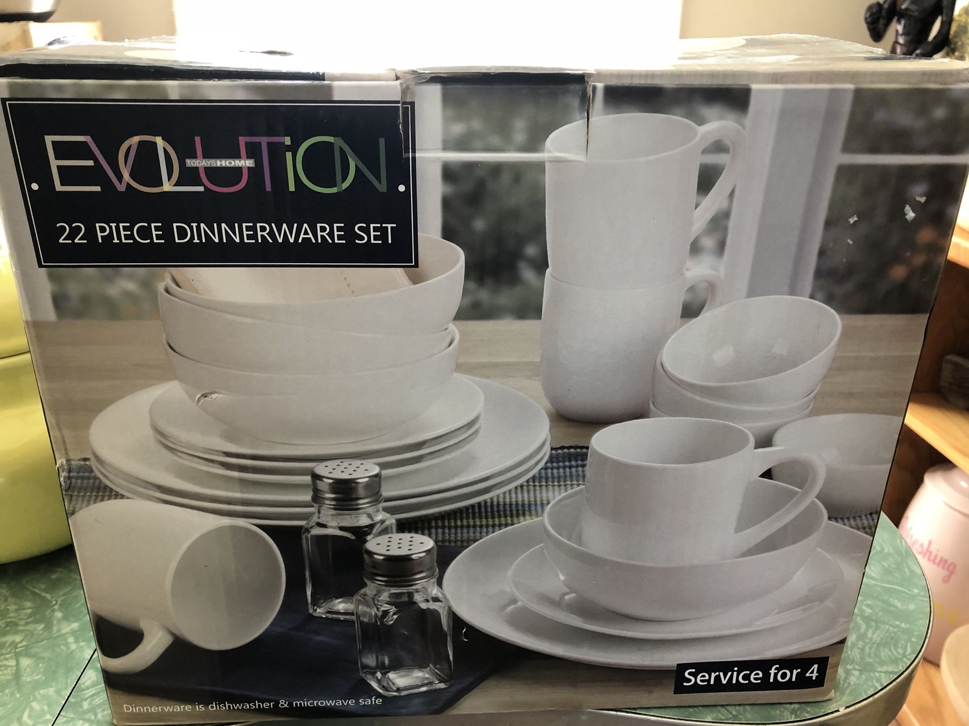 Today’s Home Evolution 22 Piece Dinnerware Set