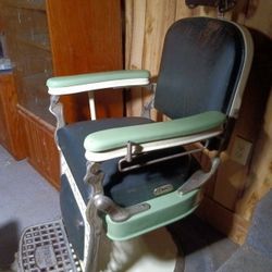 1920's Emil J. Paidar Antique Barber Chair - Working Hydraulics