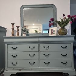Beautiful Large Long Farmstyle Dresser With Mirror 