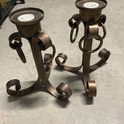 Dos Candelabros Metal