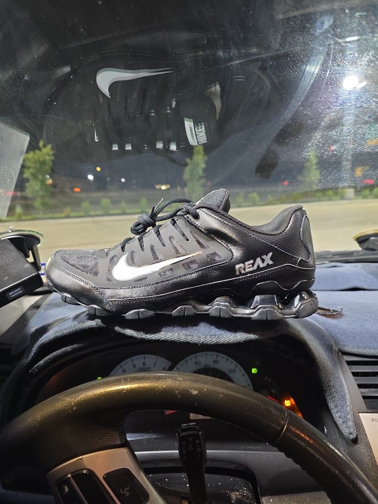 New Men's 11.5 Nike Reax Blk And Silver Never Worn... Brand New