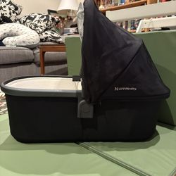 UPPAbaby Bassinet – Black “Jake” – Excellent Condition – Compatible with Vista & Cruz