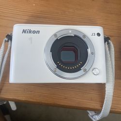 Nikon 1 J3 Camera (Body Only)