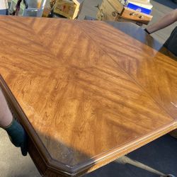 Antique Dining Table W/2 Leaf Extender
