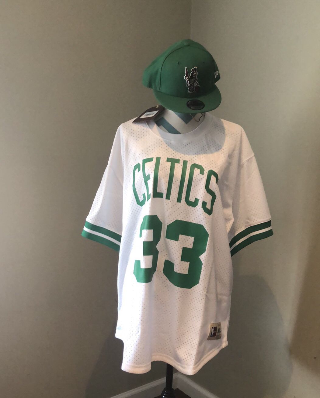 Mitchell & Ness Larry Bird Boston Celtics Jersey (Size XXL) and New Era Cap (flipped) SnapBack