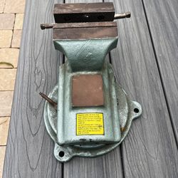 Bench Vise