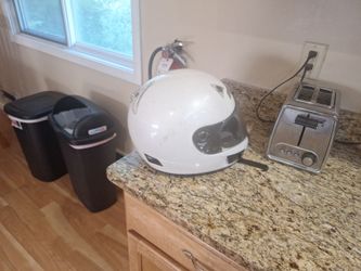 Motorcycle helmet