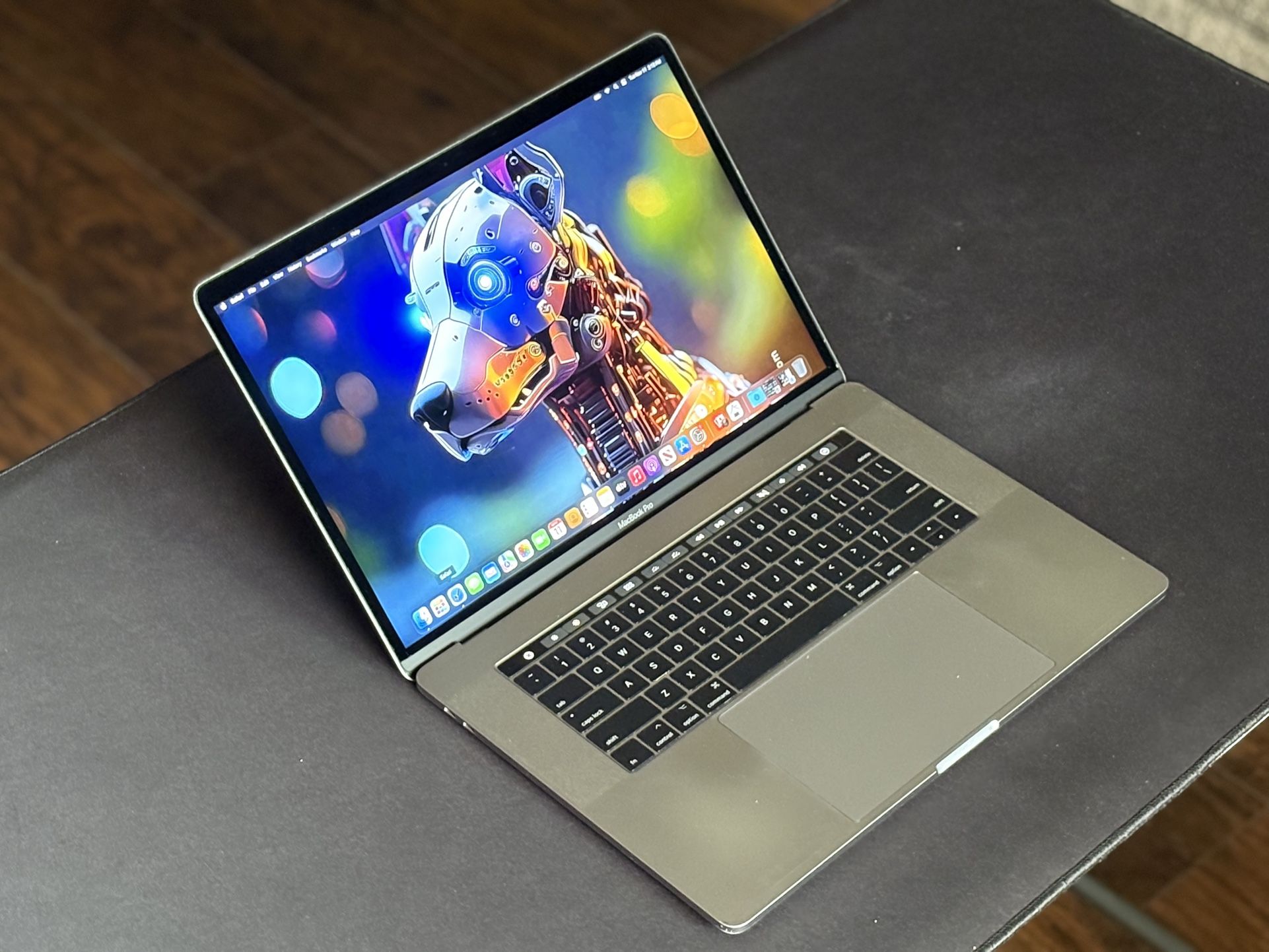 15” MacBook Pro - 1TB SSD (3.1Ghz QuadCore i7) - YEAR 2017