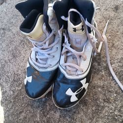 Football cleats 5.5Y