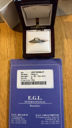 Ladies 18 Karat White Gold Engagement Ring 1.01 Carat Heart Shape Diamond