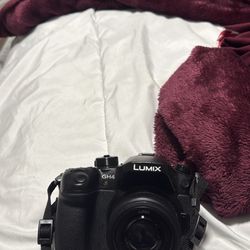 LUMIX GH4