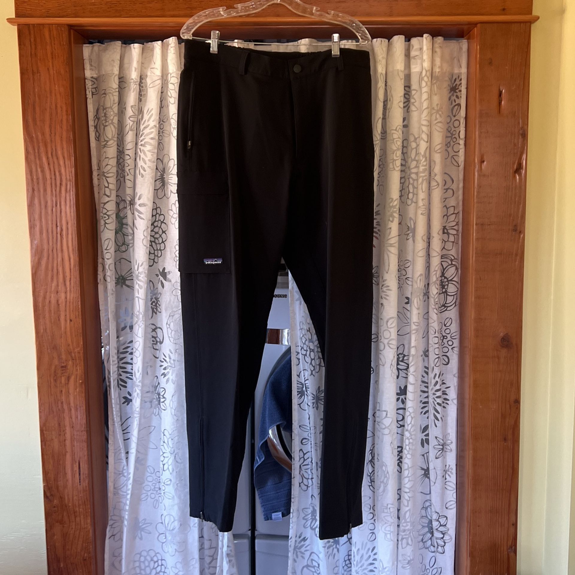 Patagonia Men’s 36 Snowpants