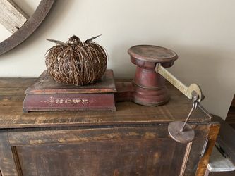 Antique scale very cool