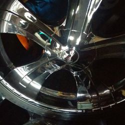 24 Inch Chrome 5 Lug