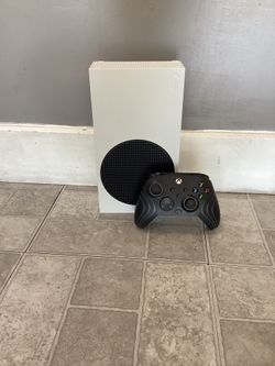 Xbox Series S W/Controller