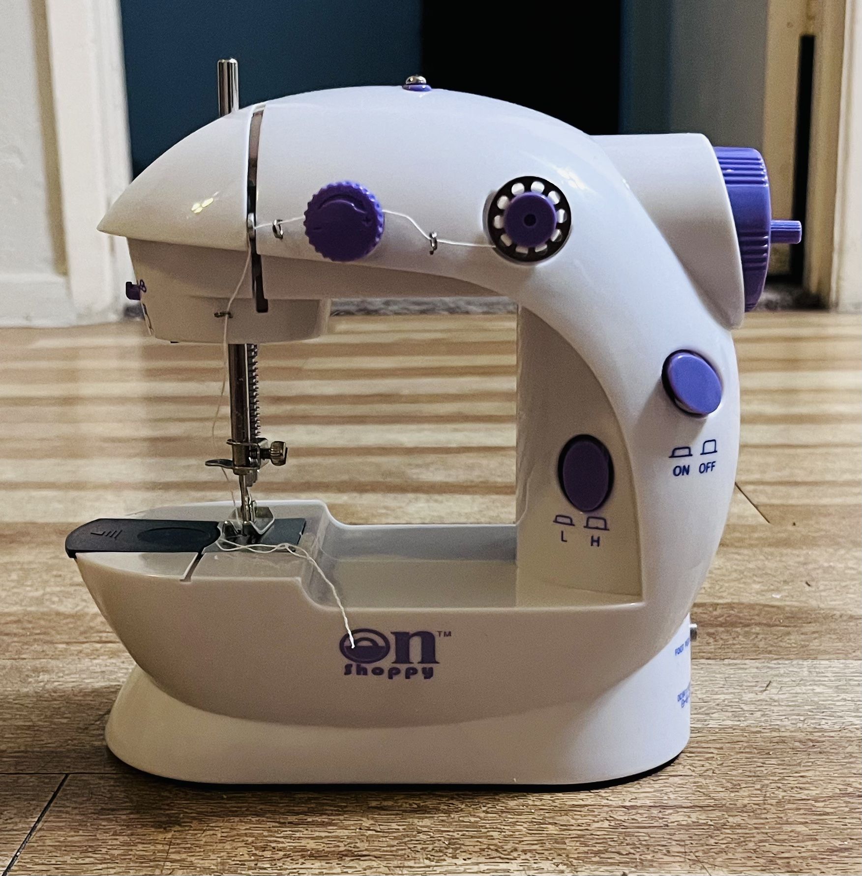 Mini Sewing Machine