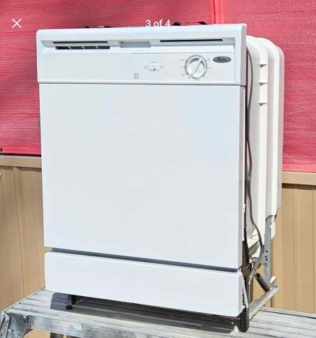 🔆🇺🇸☆Non-Digital Whirlpool☆🇺🇸🔆 White Dishwasher in great working order. 