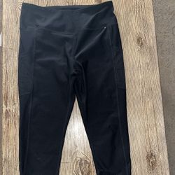 Mondetta Performance Luxury Lined Leggings with pockets Size M Heathered  Gray/Black for Sale in Fairview, OR - OfferUp