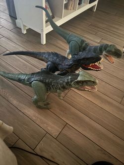 Jurassic World colossal dinosaurs that are missing pieces