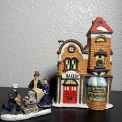 CHRISTMAS FESTIVE VILLAGE WITH FIGURES. VICTORIAN STYLE
