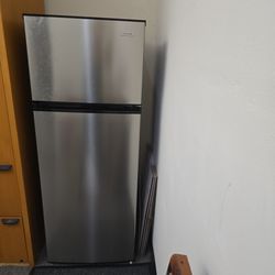 VissaniTop Freezer Refrigerator