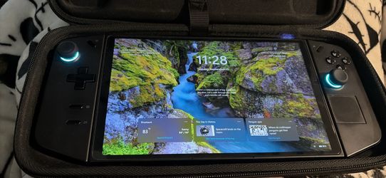 ASUS ROG Ally Handheld Gaming Console z1 extreme 1tb
