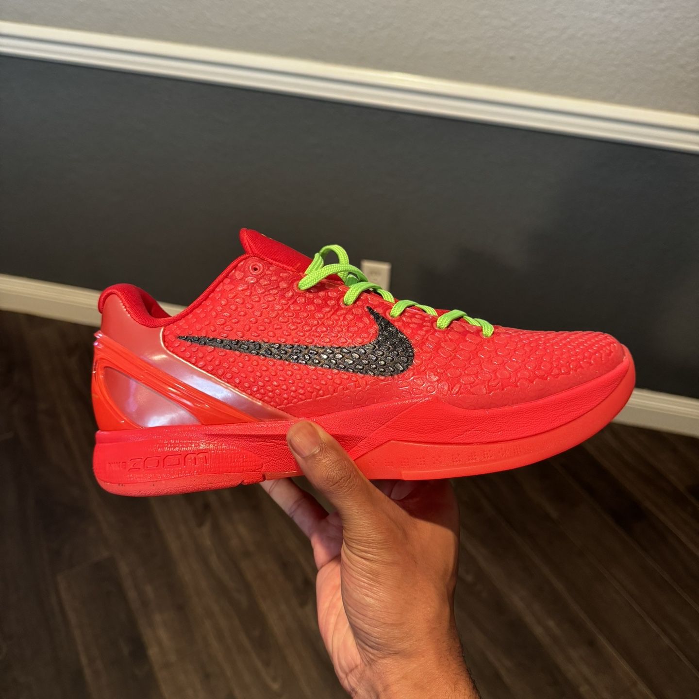 Gently Worn. Size 9 . Nike Kobe 6 Protro “Reverse Grinch”